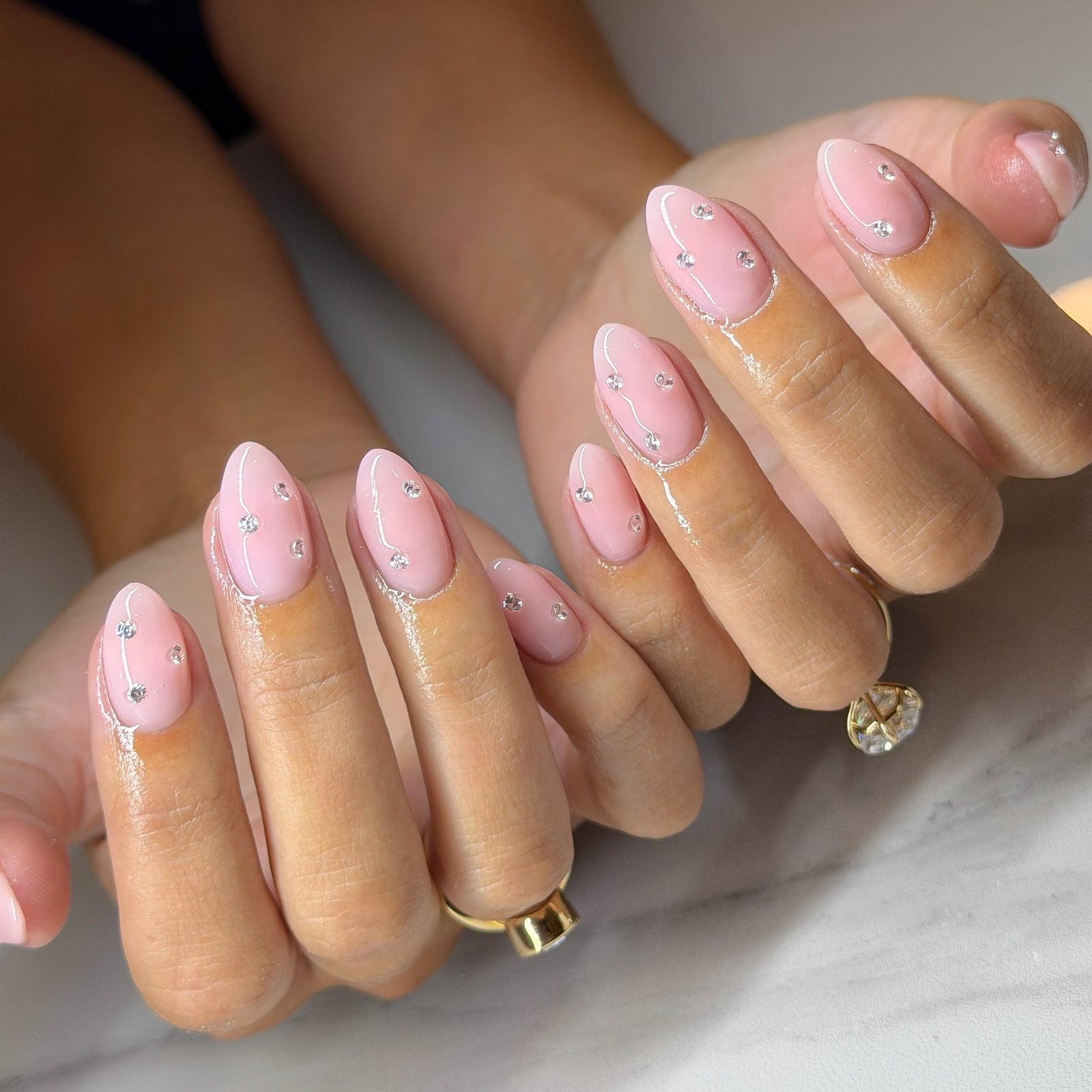 Medium Almond Nails With Silver Accents Medium Almond Nails With Silver Accents — Simple Almond Nails