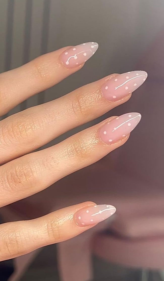 Medium Almond Nails With White Polka Dots Medium Almond Nails With White Polka Dots — Simple Almond Nails