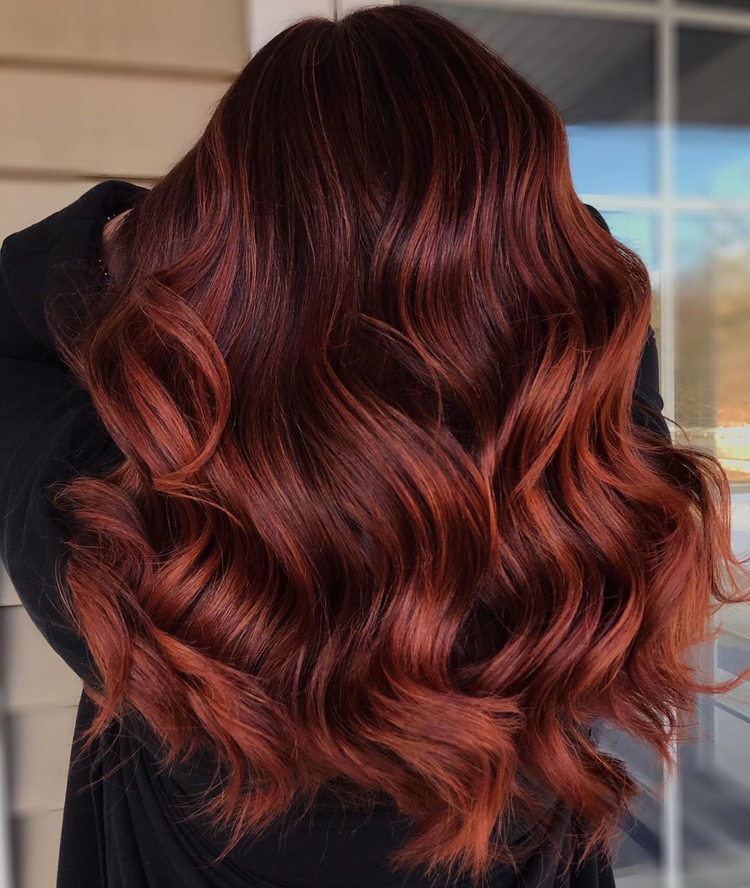 Collarbone Lob With Auburn Copper Balayage And Curtain Bangs — Simple Auburn Balayage