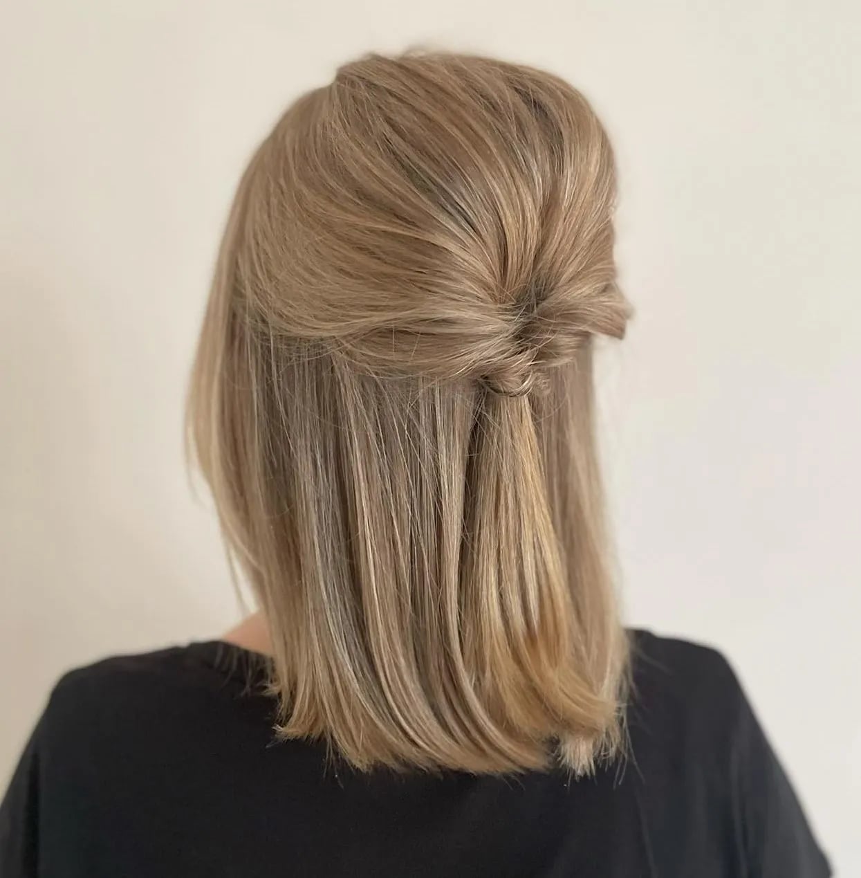 Blonde Shoulder Length Blowout With Layers Blonde Shoulder Length Blowout With Layers — Simple Back Haircuts