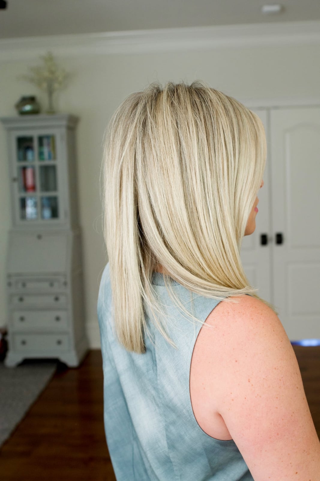 Blunt Ash Blonde Collarbone Bob Blunt Ash Blonde Collarbone Bob — Simple Back Haircuts