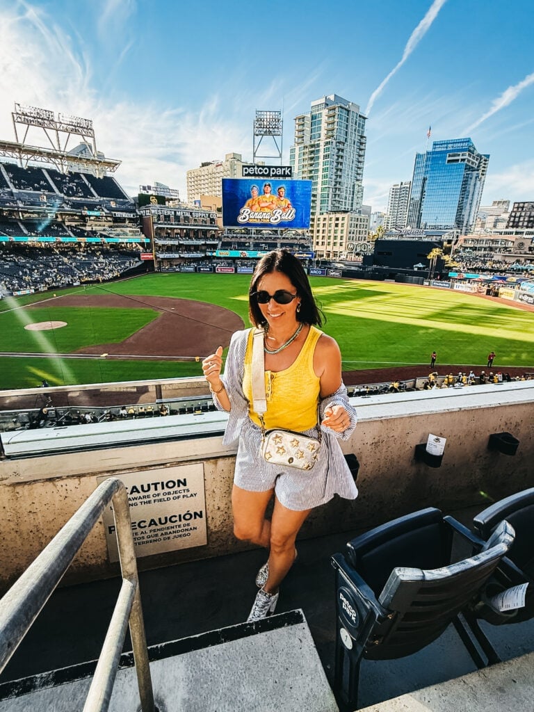 Striped Cardigan and Shorts Casual Game Day Look Striped Cardigan and Shorts Casual Game Day Look — Simple Baseball Game Outfits