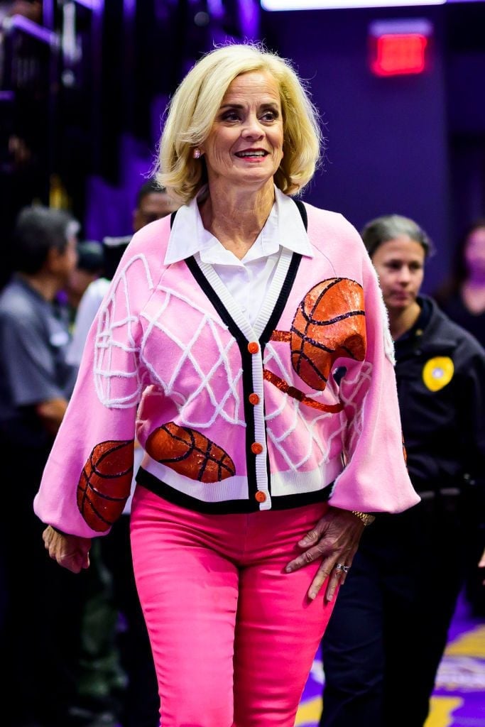Basketball Cardigan with Fitted Trousers Basketball Cardigan with Fitted Trousers — Simple Basketball Game Outfits