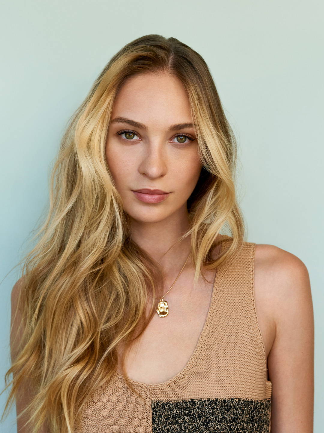 Mid-Back Air-Dried Beige Blonde Balayage Mid-Back Air-Dried Beige Blonde Balayage — Simple Beige Blonde Hair
