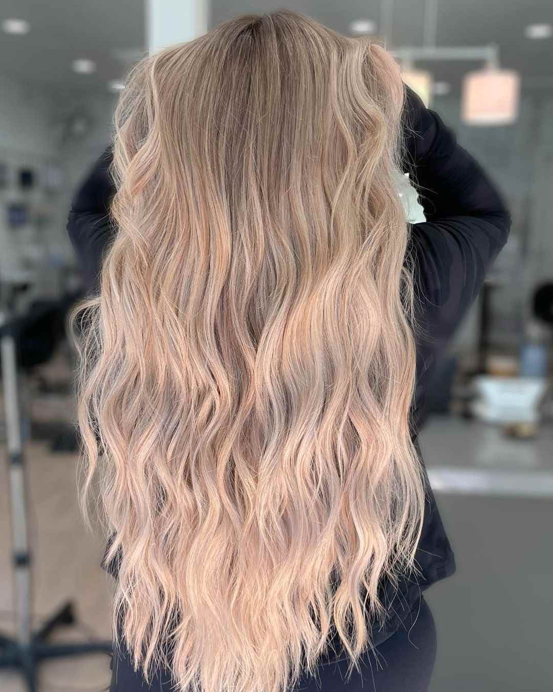 Mid-Back Beige Blonde With Dimensional Highlights, Middle Mid-Back Beige Blonde With Dimensional Highlights, Middle — Simple Beige Blonde Hair