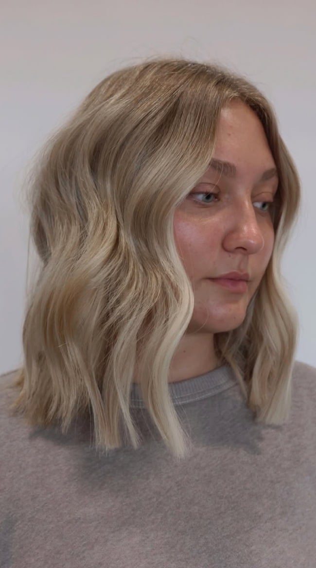 Shoulder Length Lob With Creamy Blonde Waves Shoulder Length Lob With Creamy Blonde Waves — Simple Beige Blonde Hair