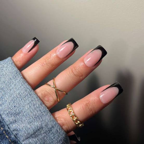 Medium Square Defined Glossy Black French, Close-Up Take — Simple Black French Nails