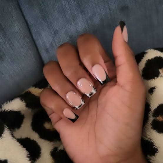 Short Square Sharp Black French — Simple Black French Nails
