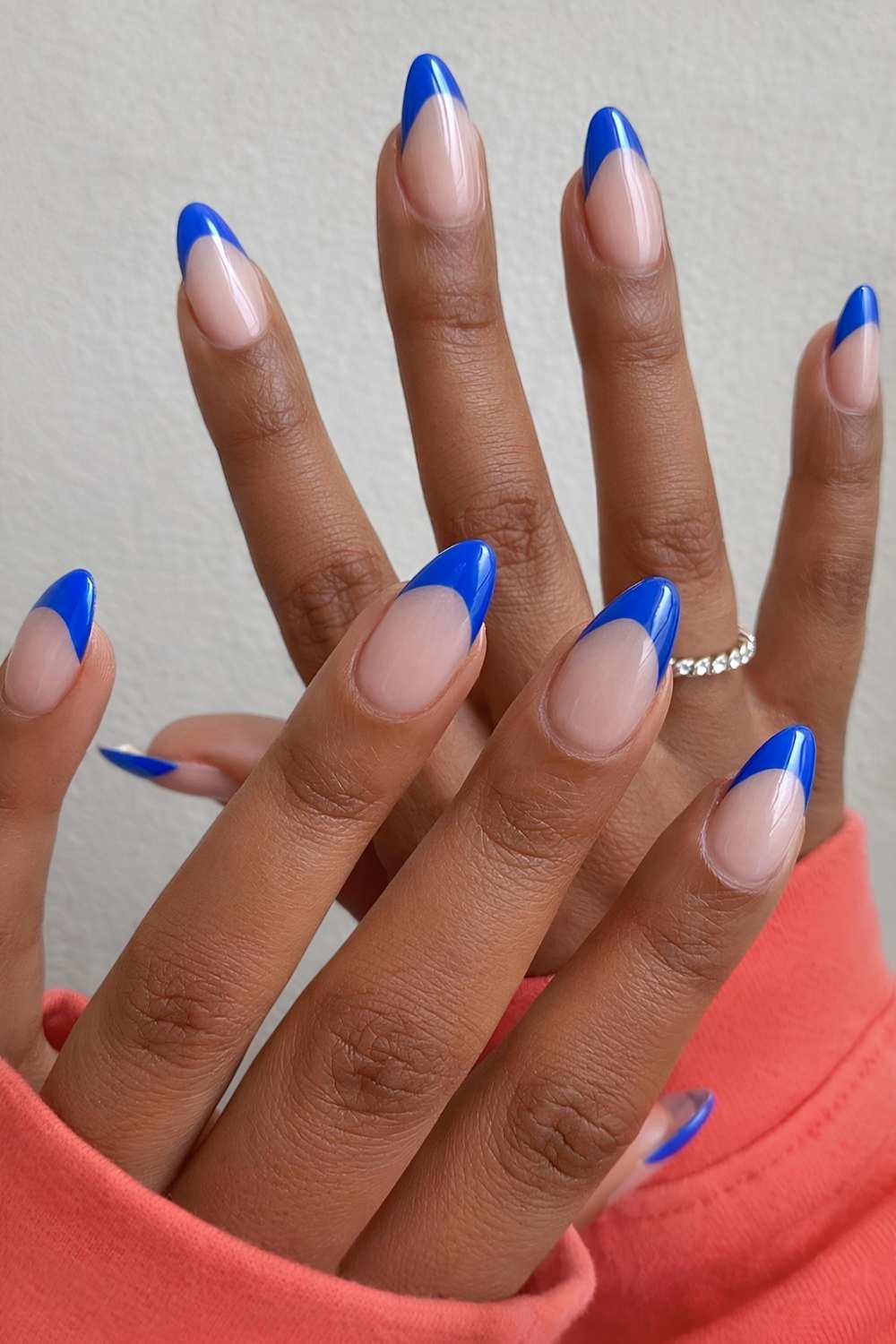 Medium Almonds With Vibrant Blue Classic French, Glossy — Simple Blue French Tip Nails
