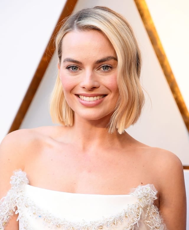 Ash Blonde Bob With Root Shadow — Simple Blunt Bob