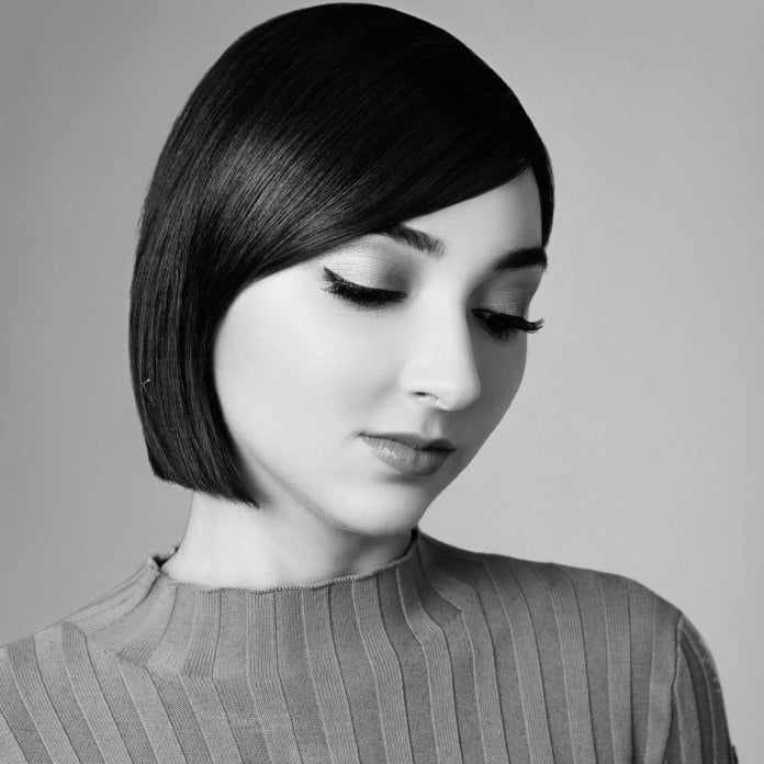 Ear Length Bob Side Swept Bangs — Simple Blunt Bob