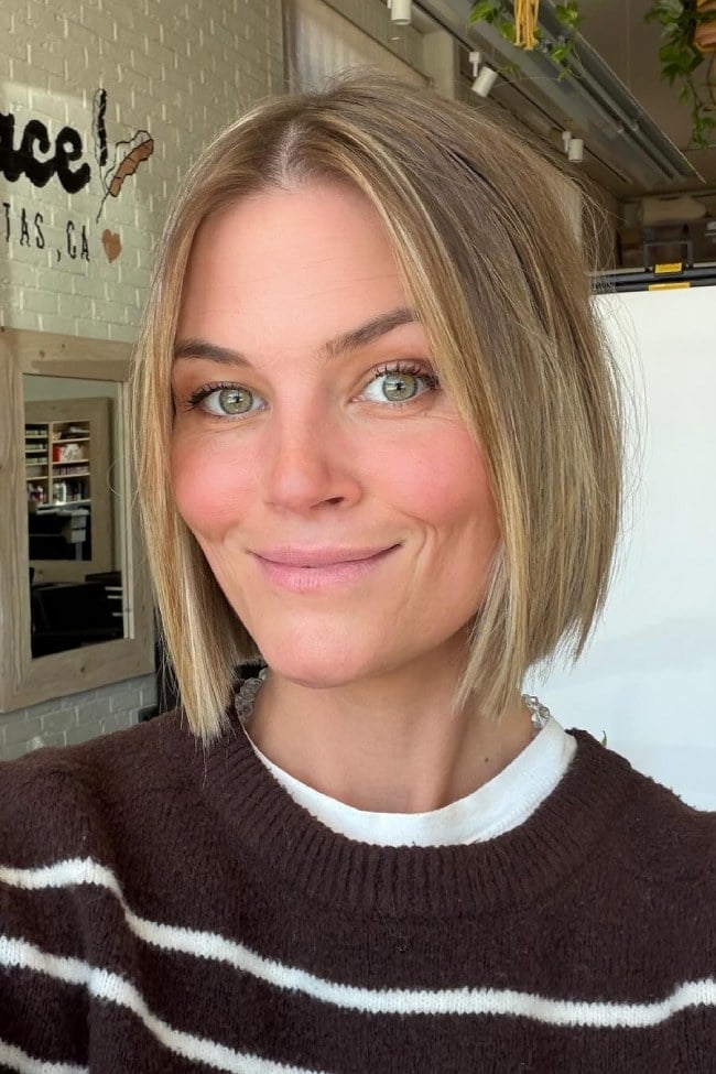 Collarbone Light Blonde Bob — Simple Blunt Bob