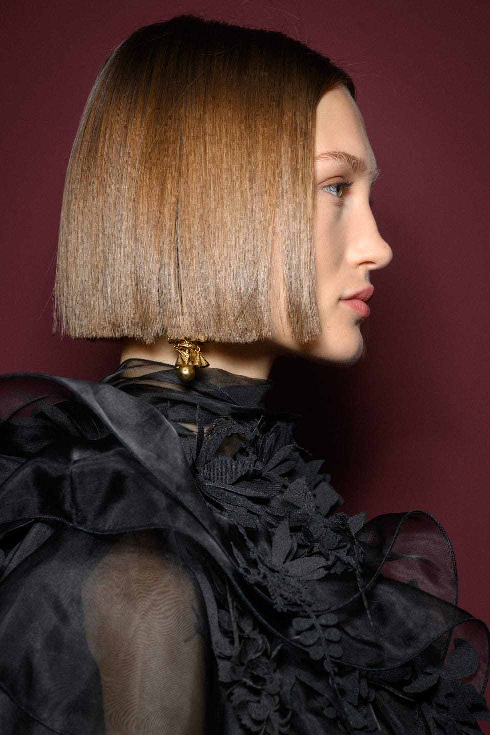 Chin Bob Light Brown Blonde Balayage — Simple Blunt Bob