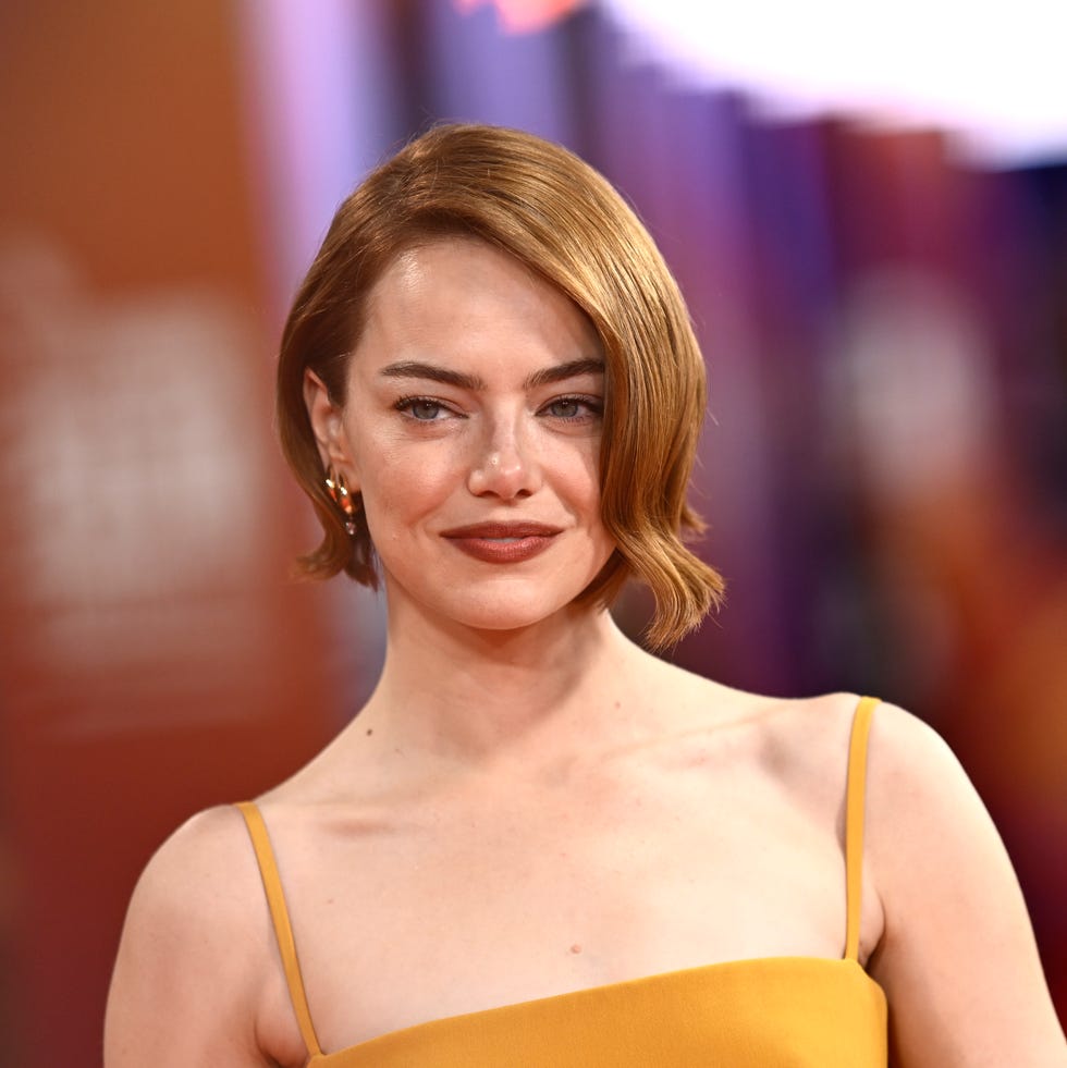 Auburn Chin Bob With Deep Side Part — Simple Bob Hairstyles