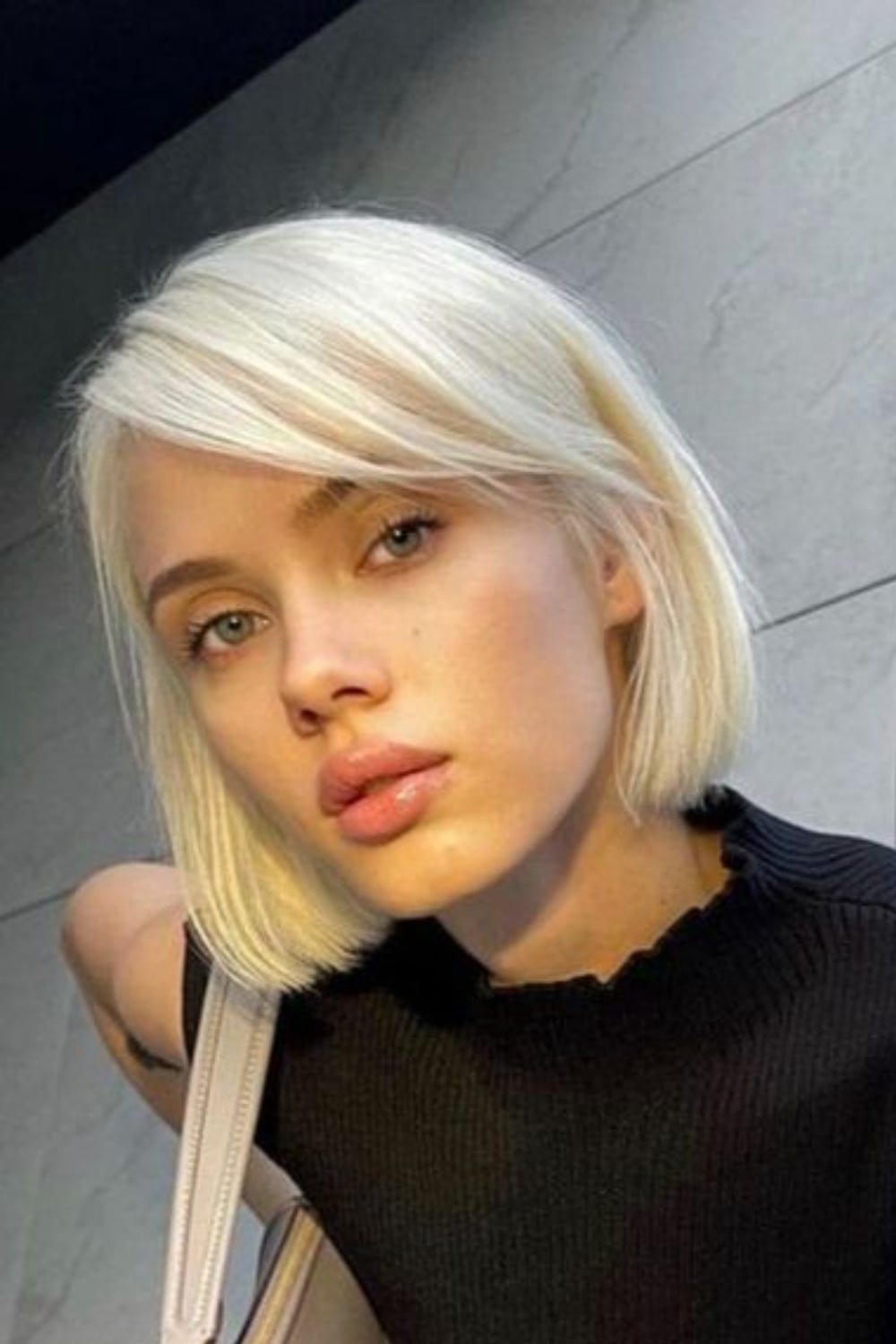 Sleek Platinum Blonde Chin Bob — Simple Bob Hairstyles