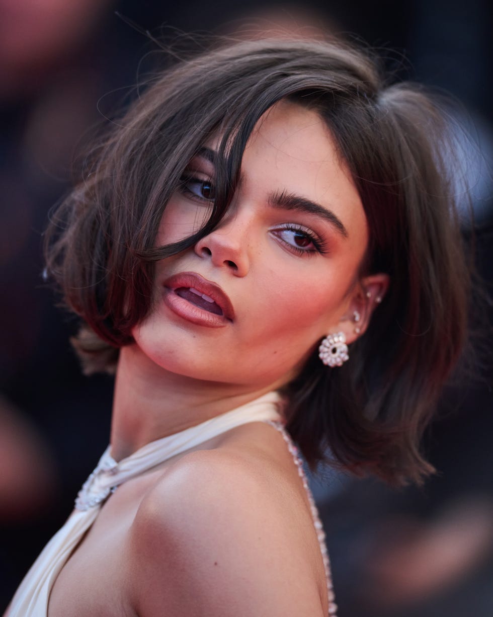 Textured Dark Brown Bob With Wispy Bangs — Simple Bob Hairstyles