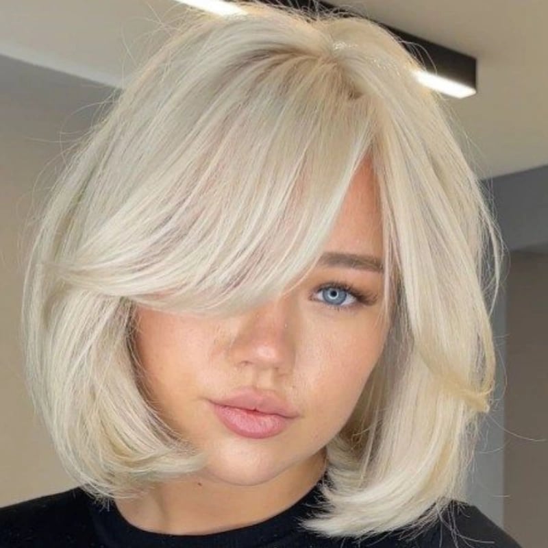 Platinum Blonde Bob With Curtain Bangs, Collarbone — Simple Bob Hairstyles