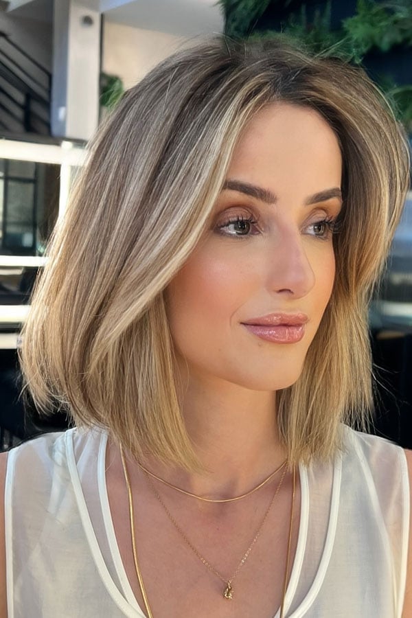 Blonde Bob With Curtain Bangs And Face-Framing Layers Blonde Bob With Curtain Bangs And Face-Framing Layers — Simple Bob with Highlights