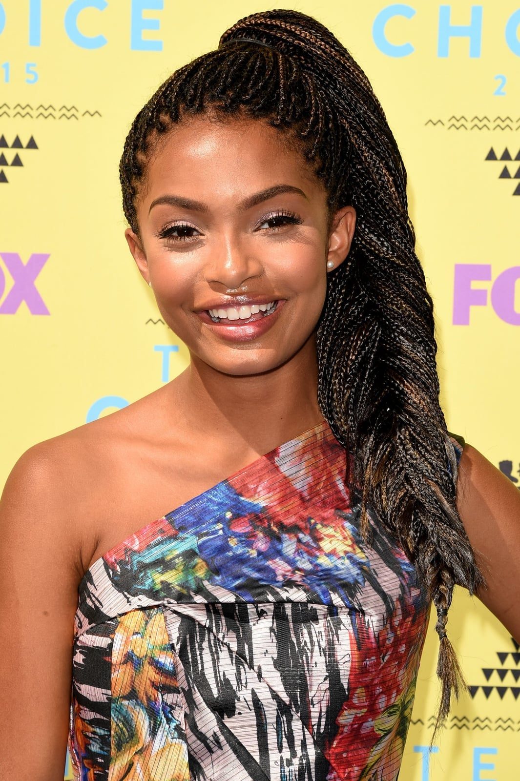 Mid-Back Black Box Braids High Ponytail, Close-Up Take — Simple Box Braids