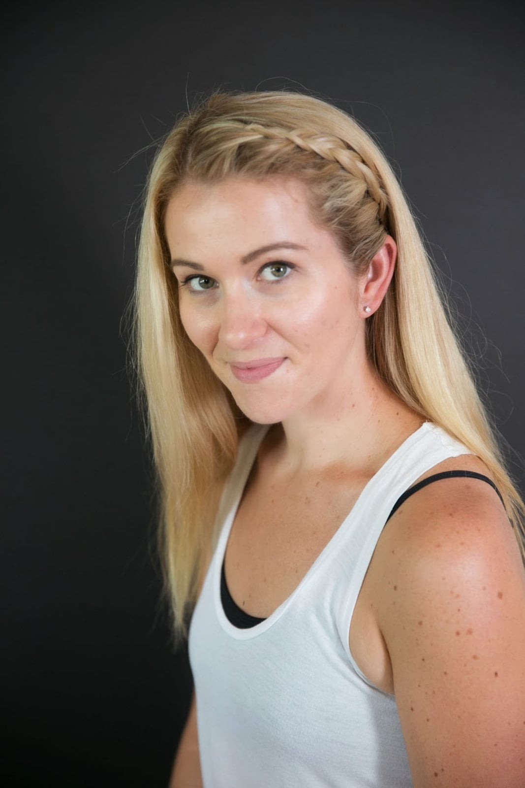 Blonde Collarbone Length With Single Braid Blonde Collarbone Length With Single Braid — Simple Braids on Top
