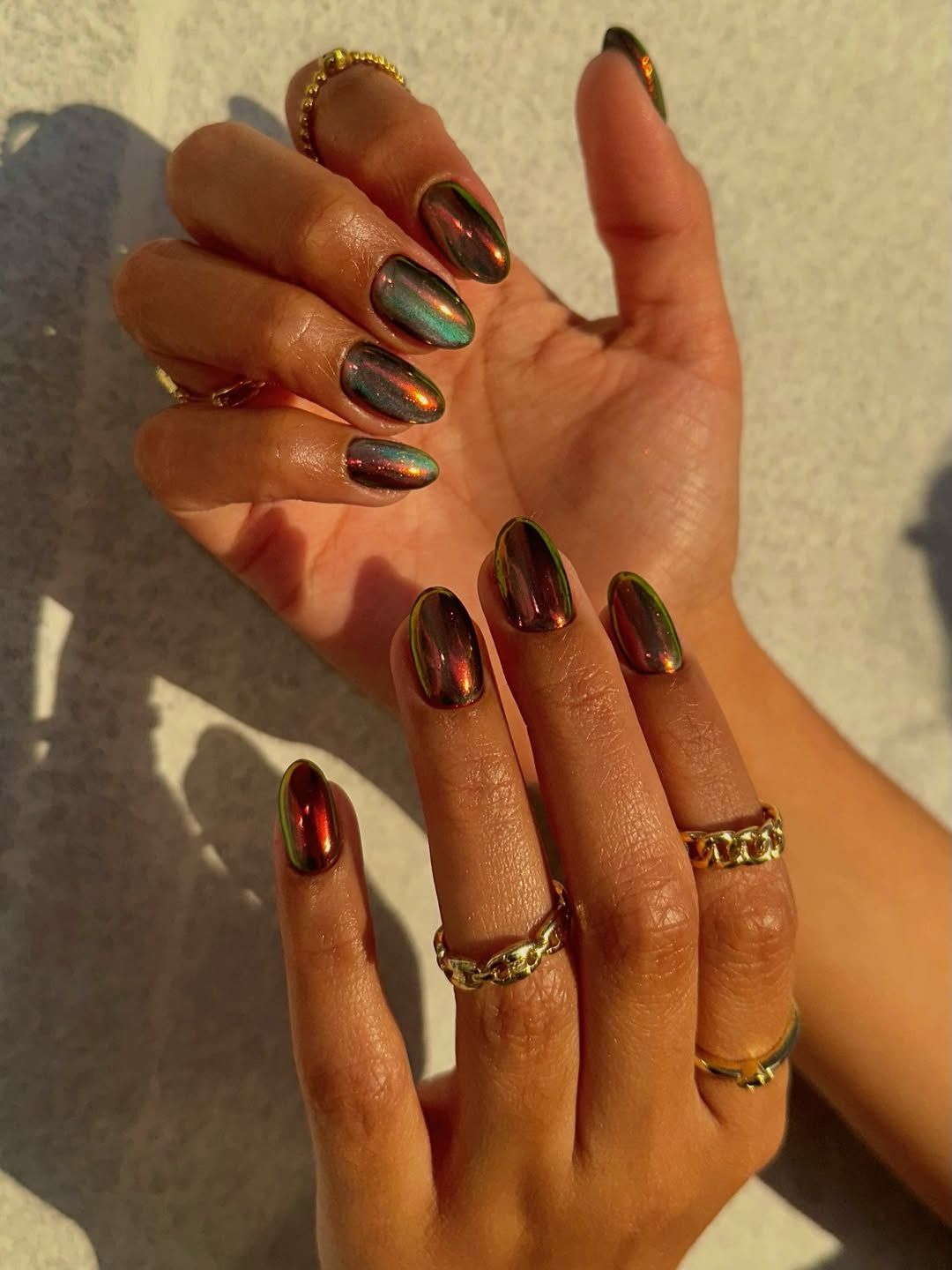 Medium Almond Color-Shifting Brown Multi-Chrome Medium Almond Color-Shifting Brown Multi-Chrome — Simple Brown Chrome Nails