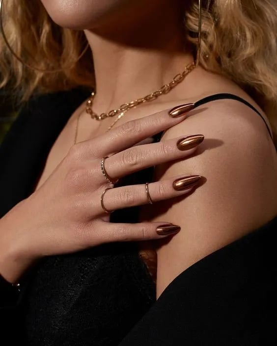 Medium Stiletto Rich Medium Brown Chrome Medium Stiletto Rich Medium Brown Chrome — Simple Brown Chrome Nails