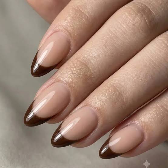 Medium Oval Dark Brown French Design — Simple Brown French Tip Nails