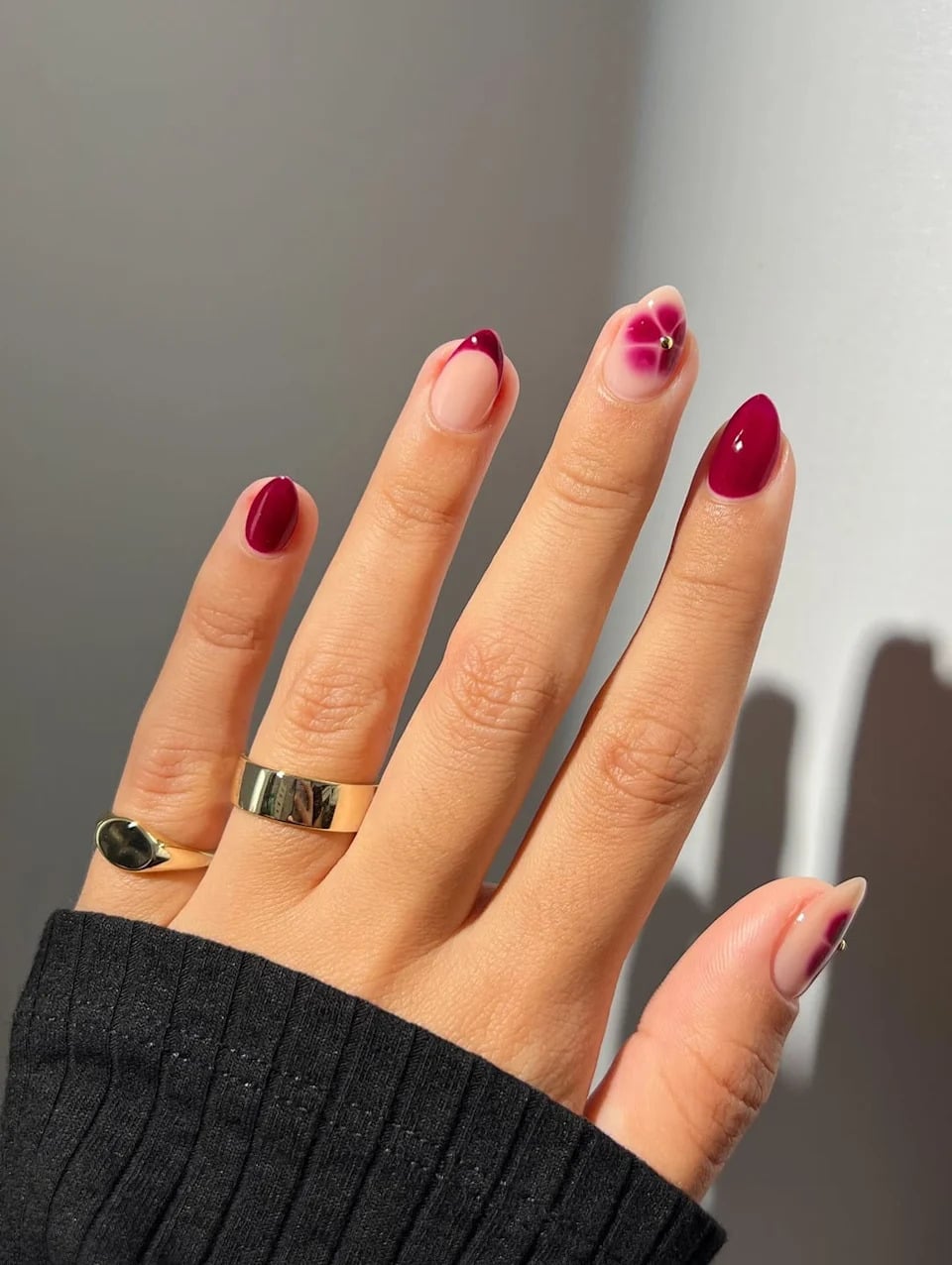 Burgundy Almond Nails with Floral Art Burgundy Almond Nails with Floral Art — Simple Burgundy Nails Art