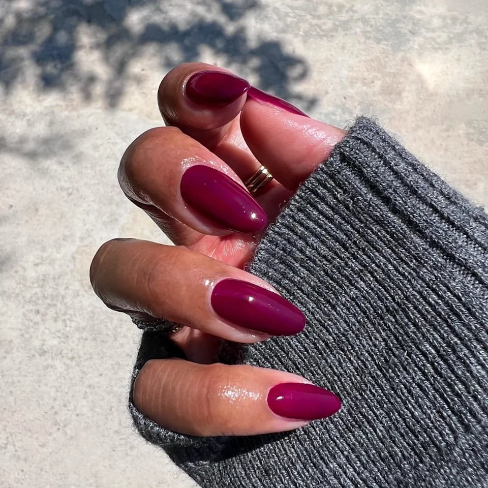 Glossy Deep Burgundy Almond Nails Glossy Deep Burgundy Almond Nails — Simple Burgundy Nails Art