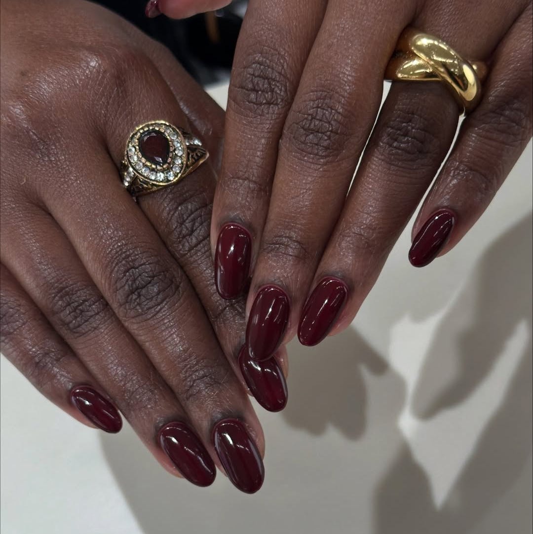 Medium Oval Nails Deep Burgundy Medium Oval Nails Deep Burgundy — Simple Burgundy Nails Art