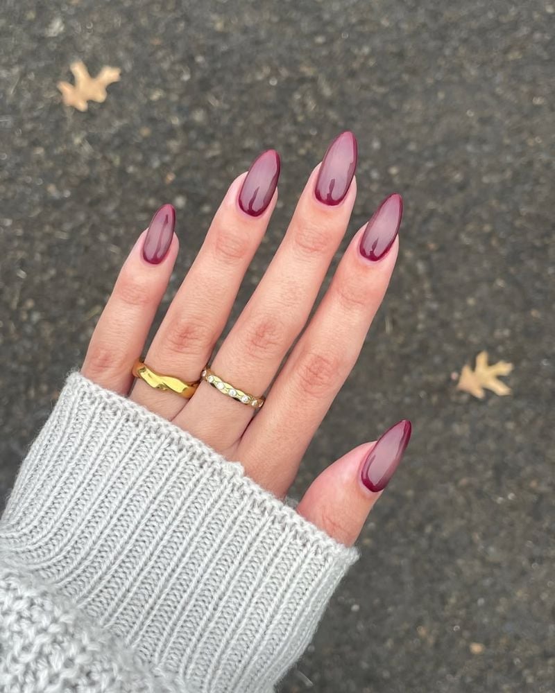 Medium Almond Nails With Burgundy Outline — Simple Burgundy Nails Design