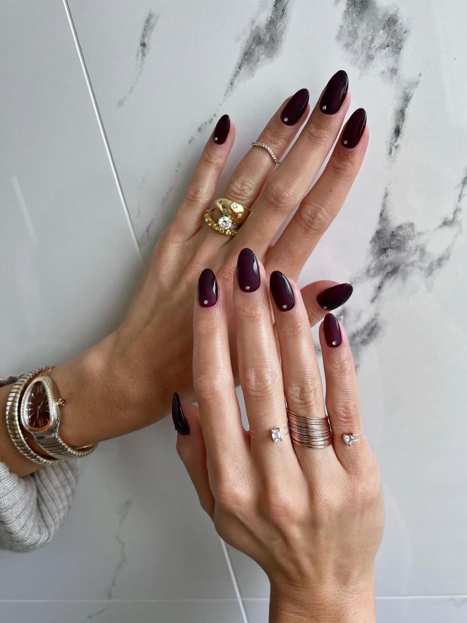 Short Almond Nails With Minimalist Rhinestones — Simple Burgundy Nails Design