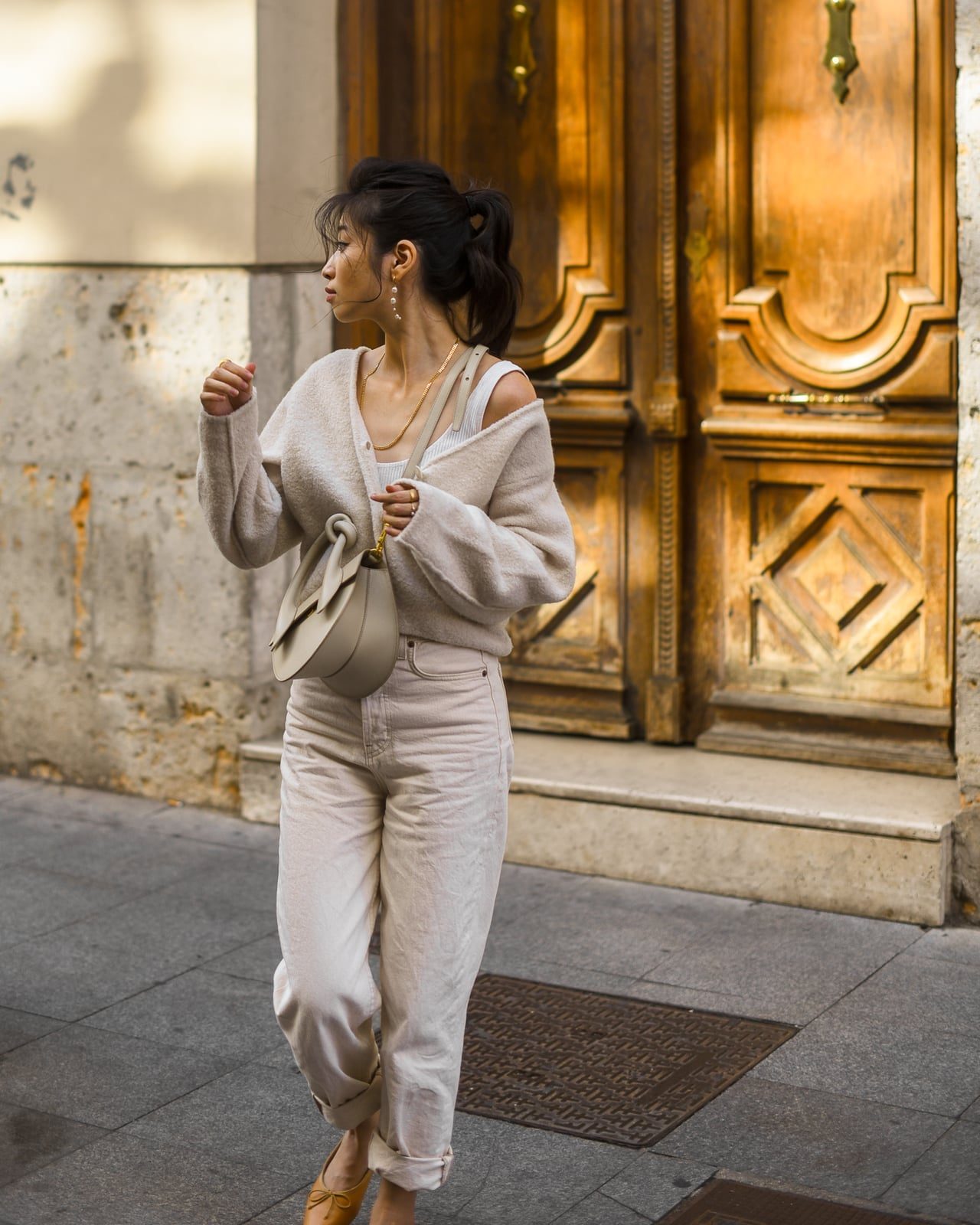 Beige Cardigan Off Shoulder with Twill Pants Beige Cardigan Off Shoulder with Twill Pants — Simple Cardigan Outfits Ideas