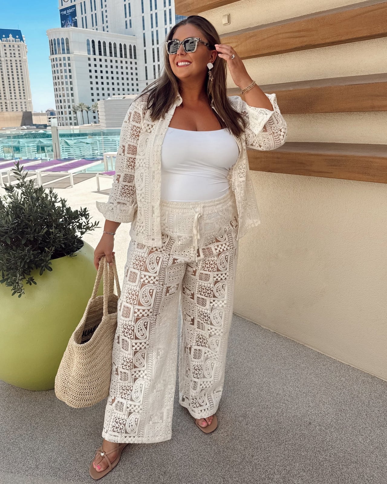 White Lace Matching Set for Resort Casino White Lace Matching Set for Resort Casino — Simple Casino Outfits