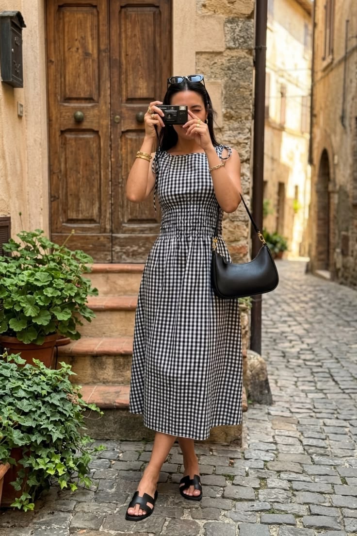 Black And White Gingham Smocked Midi Dress Black And White Gingham Smocked Midi Dress — Simple Casual Dresses Outfits