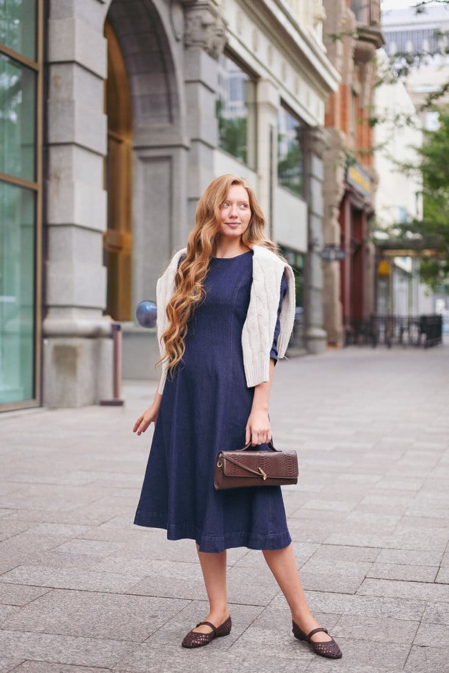 Dark Wash Denim Dress With Draped Cardigan Dark Wash Denim Dress With Draped Cardigan — Simple Casual Dresses Outfits