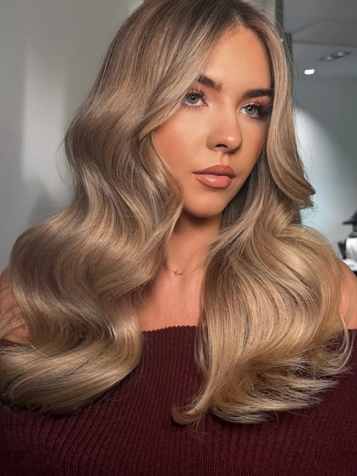 Mid-Back Golden Champagne Blonde Waves Mid-Back Golden Champagne Blonde Waves — Simple Champagne Blonde