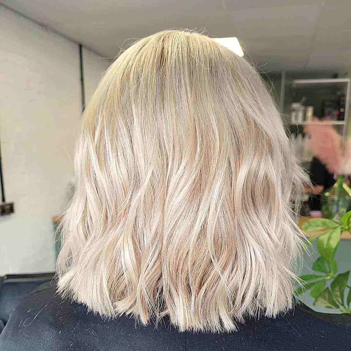 Collarbone Ash Blonde Bob With Waves Collarbone Ash Blonde Bob With Waves — Simple Champagne Blonde