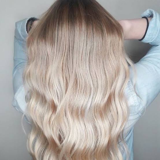 Mid-Back Champagne Blonde With Darker Root Mid-Back Champagne Blonde With Darker Root — Simple Champagne Blonde