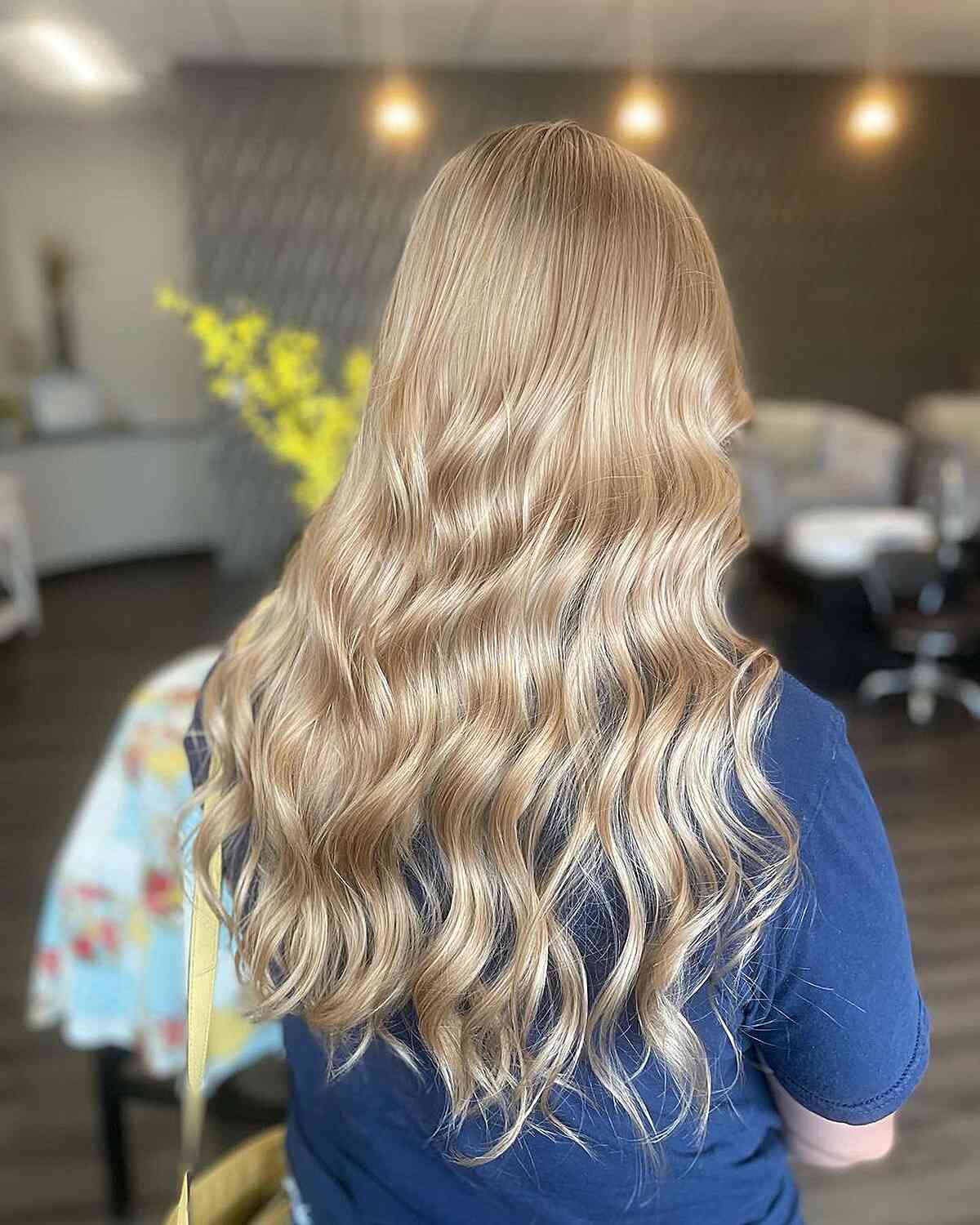 Mid-Back Champagne Blonde With Balayage Waves, Layers Mid-Back Champagne Blonde With Balayage Waves, Layers — Simple Champagne Blonde