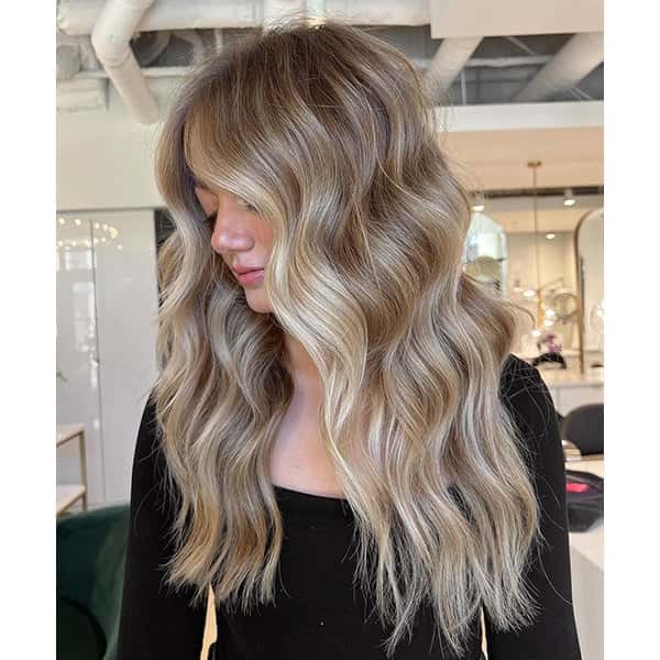 Mid-Back Champagne Blonde With Dimensional Highlights, Layers Mid-Back Champagne Blonde With Dimensional Highlights, Layers — Simple Champagne Blonde