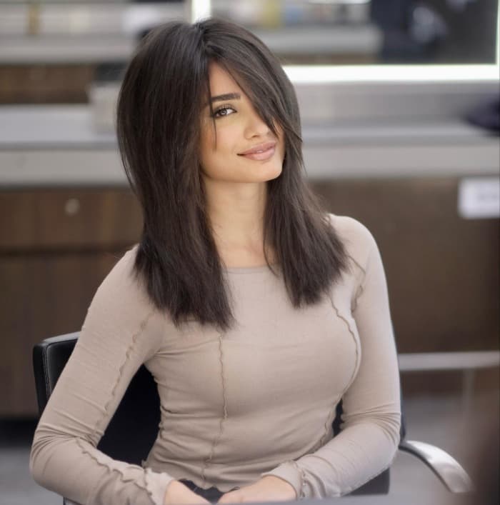 Thick Straight Shoulder With Curtain Bangs Thick Straight Shoulder With Curtain Bangs — Simple Chestnut Hair