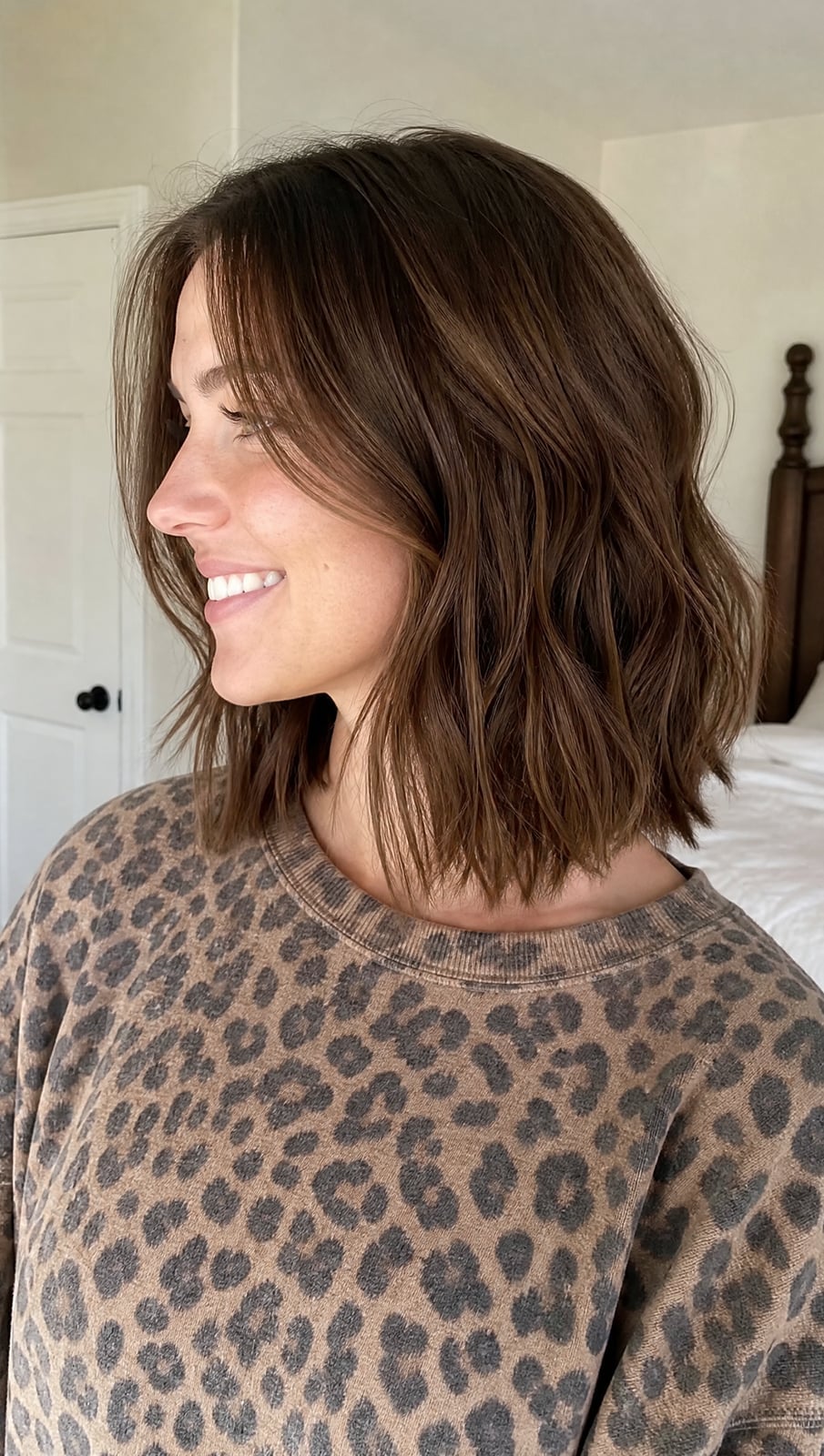Collarbone Lob With Side-Swept Bangs Collarbone Lob With Side-Swept Bangs — Simple Chestnut Hair