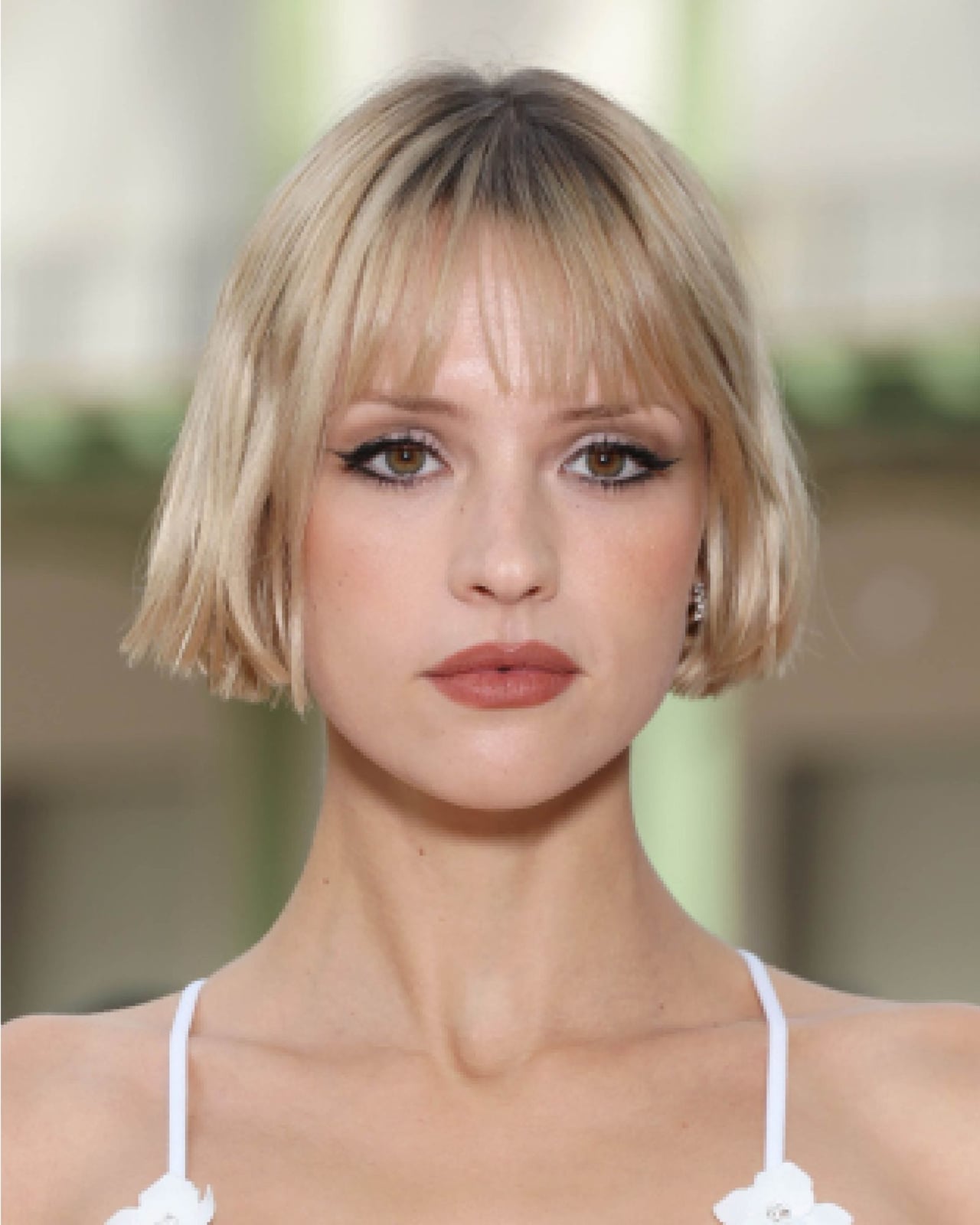 Blonde Bob With Blunt Bangs Blonde Bob With Blunt Bangs — Simple Chin Length Bob