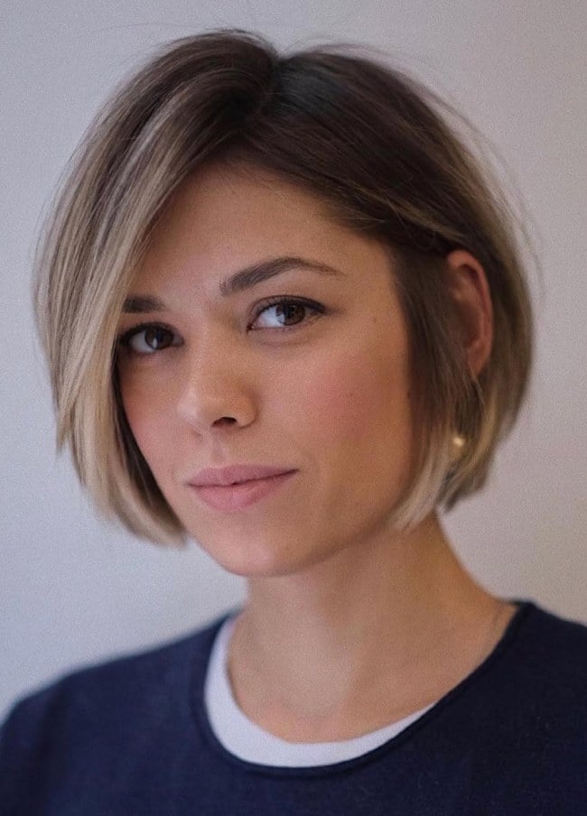 Beige Blonde Bob With Dark Roots Beige Blonde Bob With Dark Roots — Simple Chin Length Bob