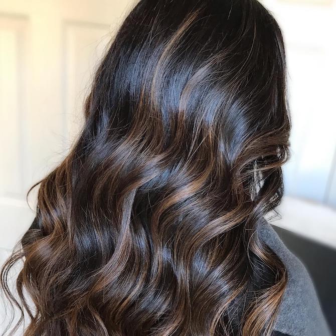 Mid-Back Dark Brown With Subtle Caramel Highlights and Loose Waves Mid-Back Dark Brown With Subtle Caramel Highlights and Loose Waves — Simple Chocolate Highlights
