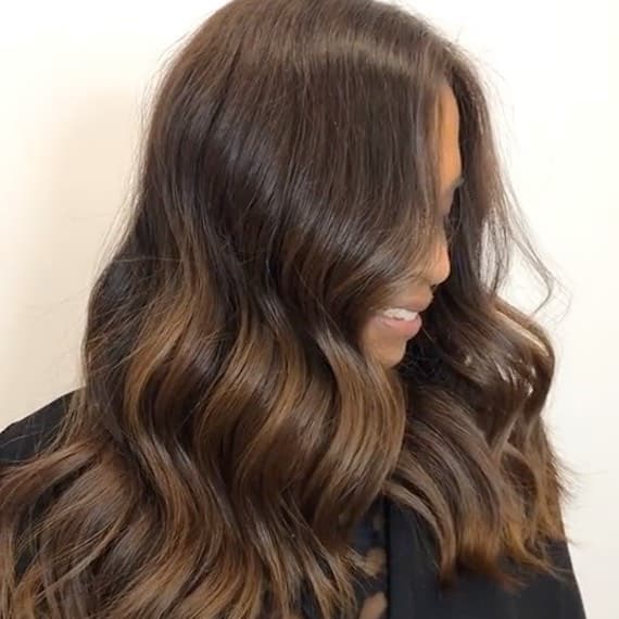 Mid-Back Rich Chocolate With Subtle Caramel Highlights, Wavy Mid-Back Rich Chocolate With Subtle Caramel Highlights, Wavy — Simple Chocolate Highlights