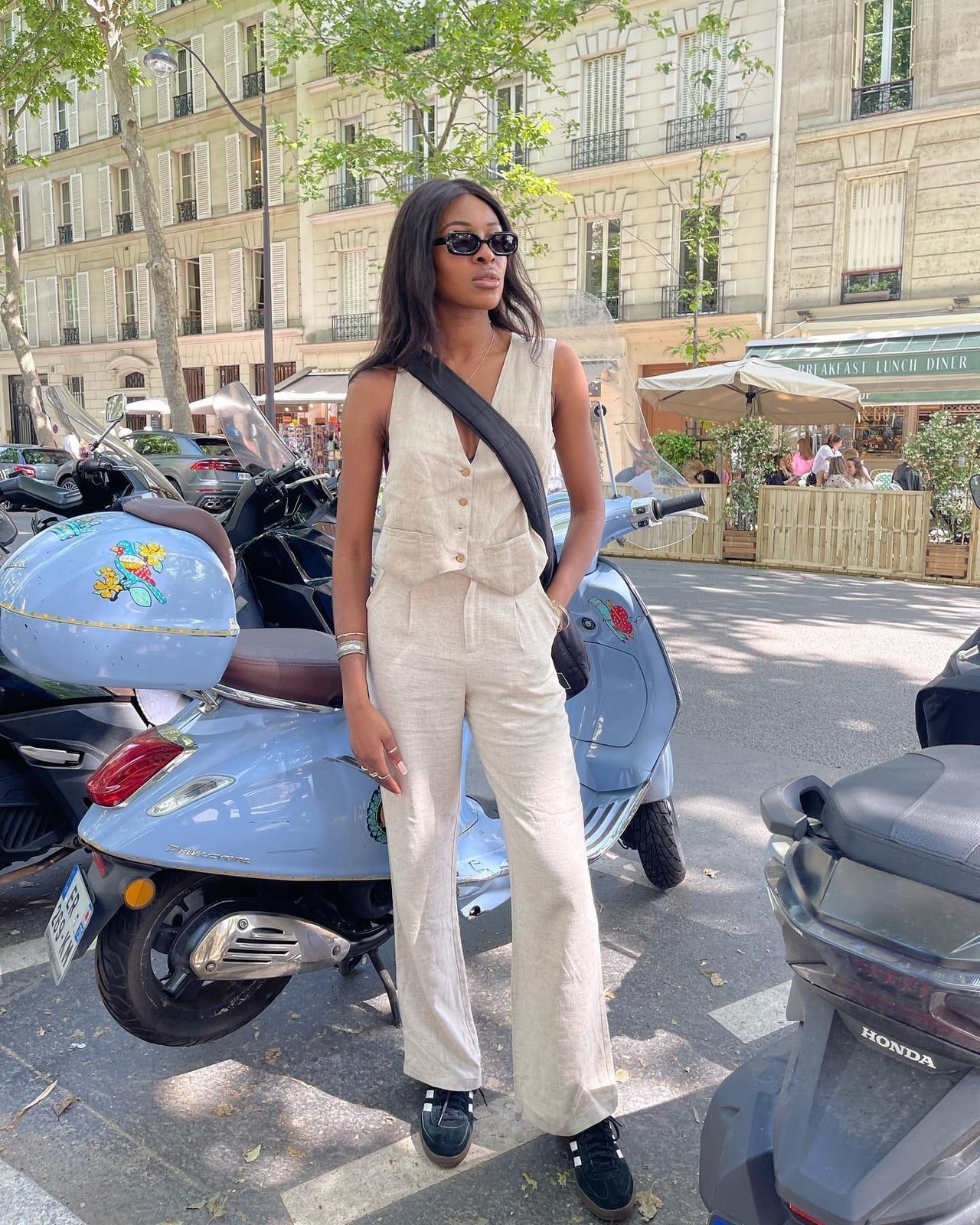 Beige Linen Vest And Trousers Set With Sneakers Beige Linen Vest And Trousers Set With Sneakers — Simple Corporate Outfits for Women