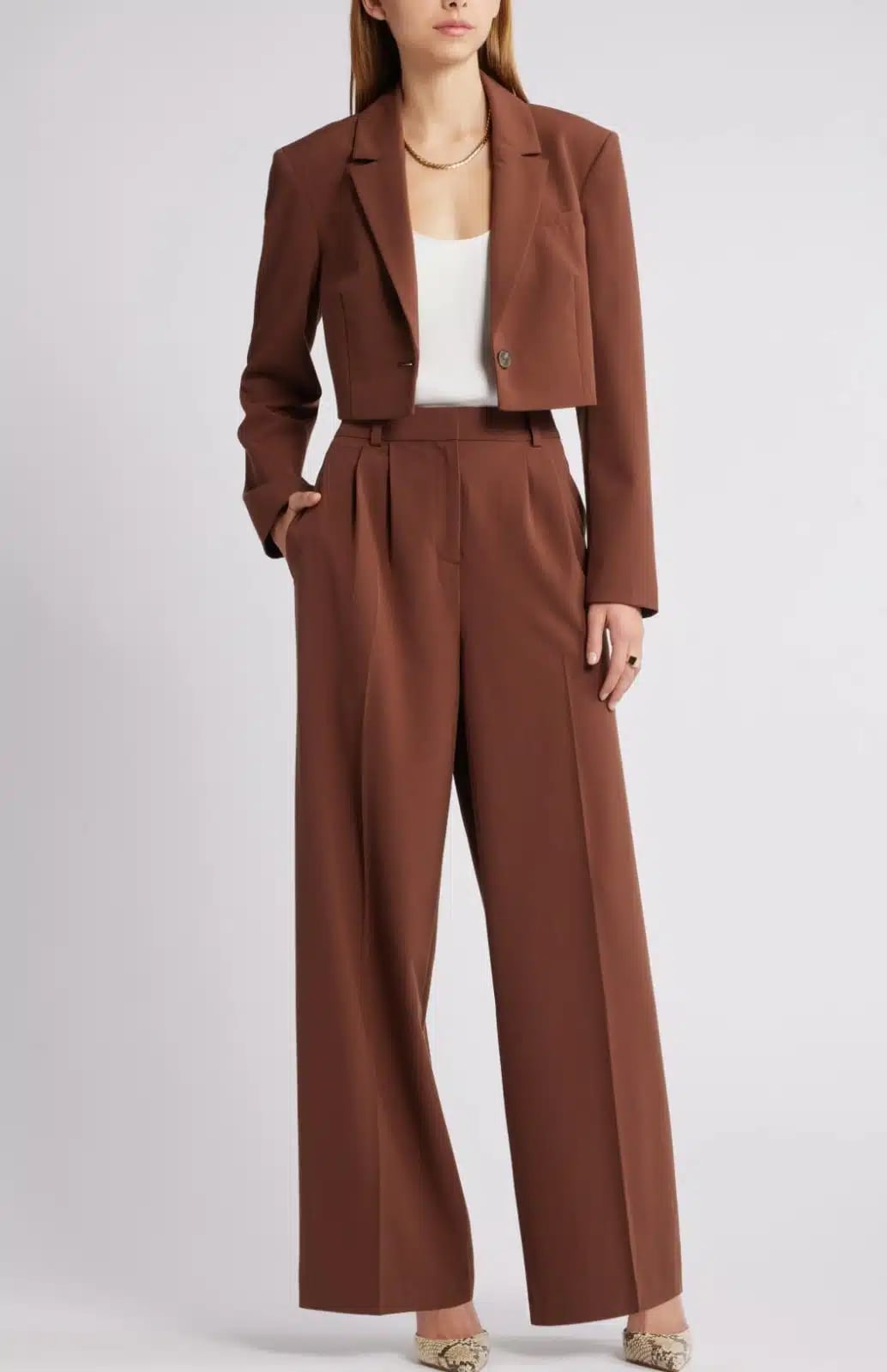 Cropped Blazer with High-Waisted Wide-Leg Trousers Cropped Blazer with High-Waisted Wide-Leg Trousers — Simple Court Outfits