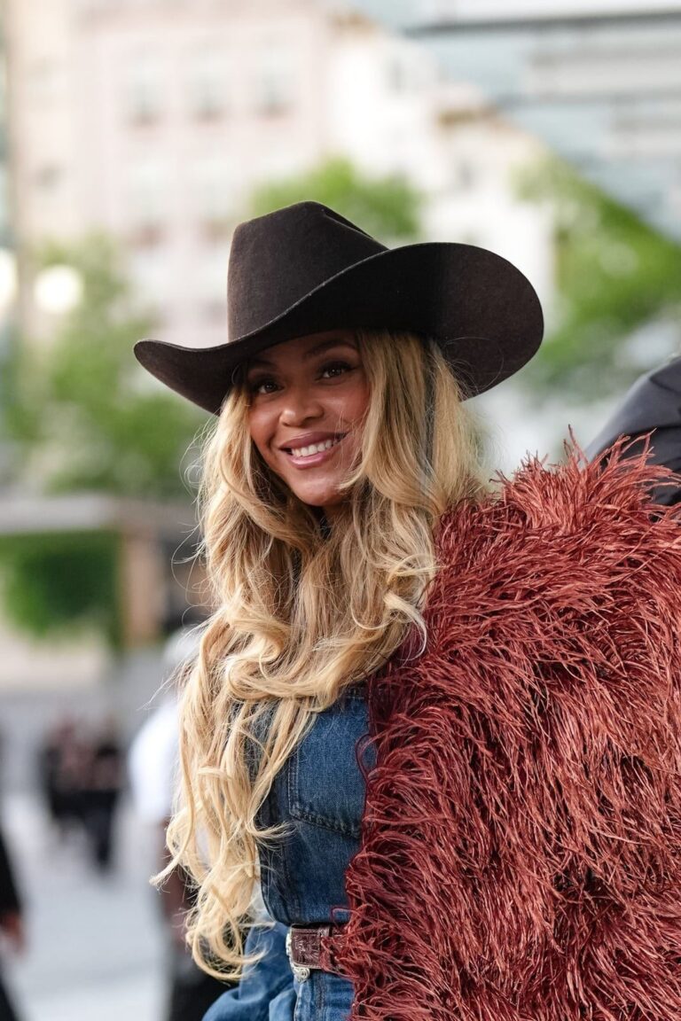 25 Simple Cowboy Hat Outfits 2027 for Western Vibes